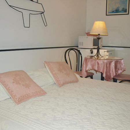 Hotel La Conchiglia La Maddalena  Room photo